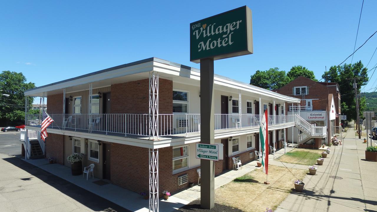 Villager Motel & Glen Manor Estate Уоткинс Глен Екстериор снимка